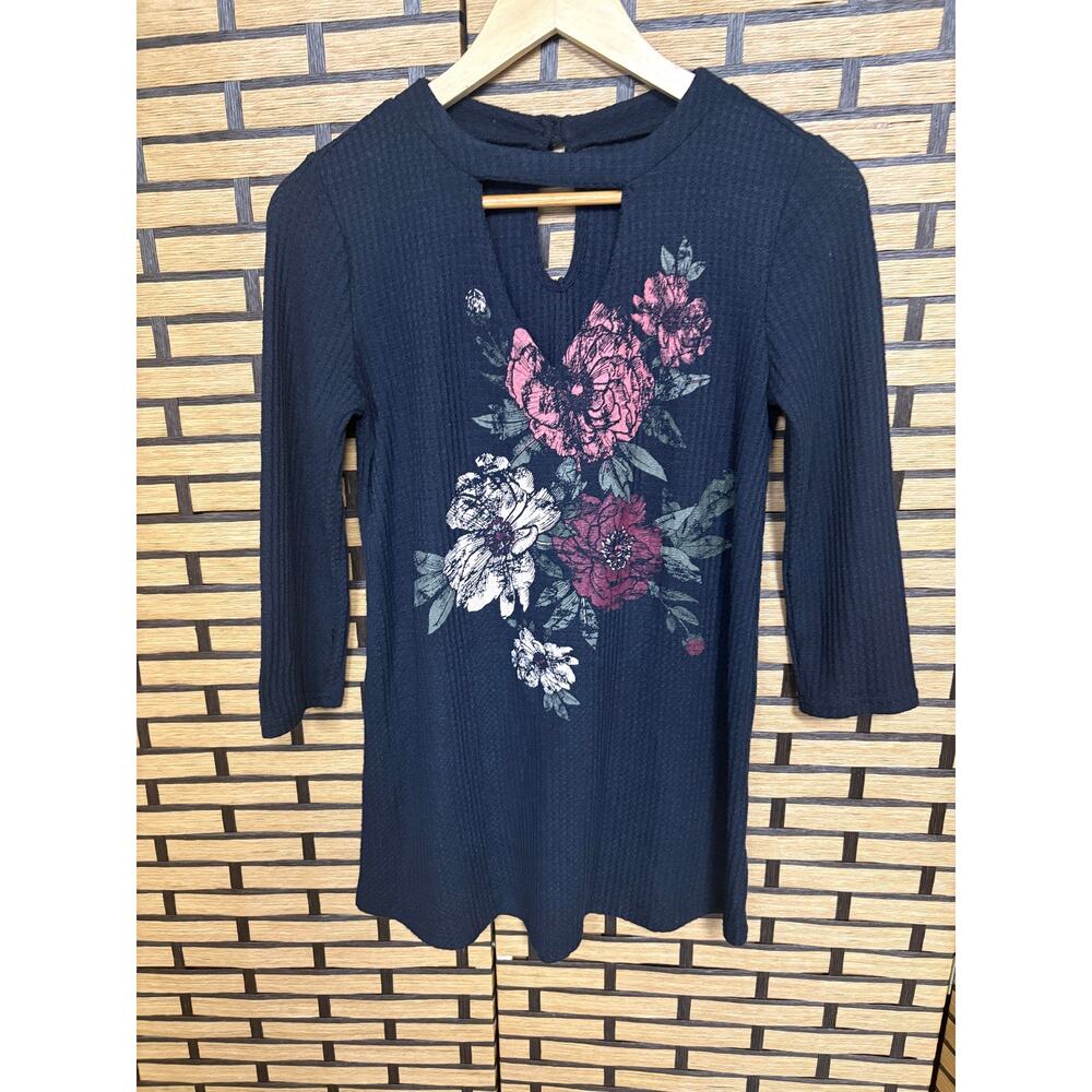 Maurices Black Waffle‎ Knit Floral Top Size XS